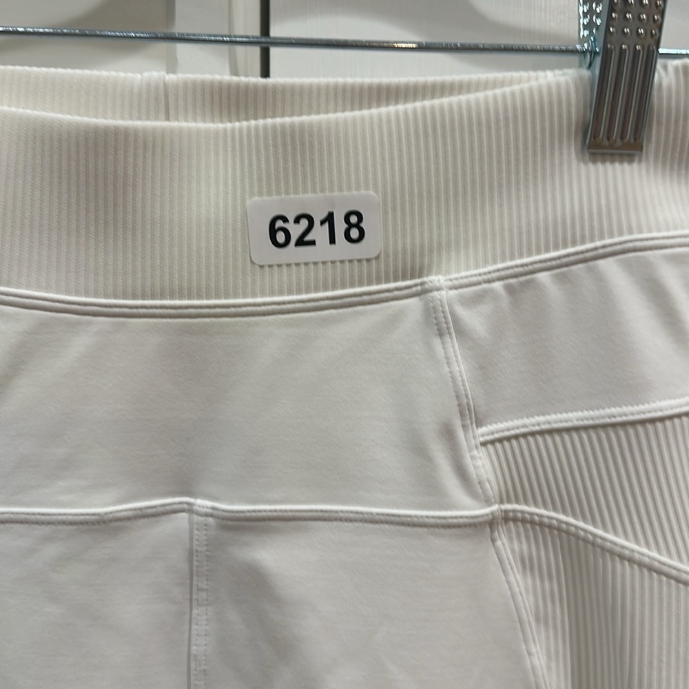 (6218) LULULEMON New Ambition Super High-Rise Tight 28" WAIST=12.5" *FLAW - Picture 8 of 10
